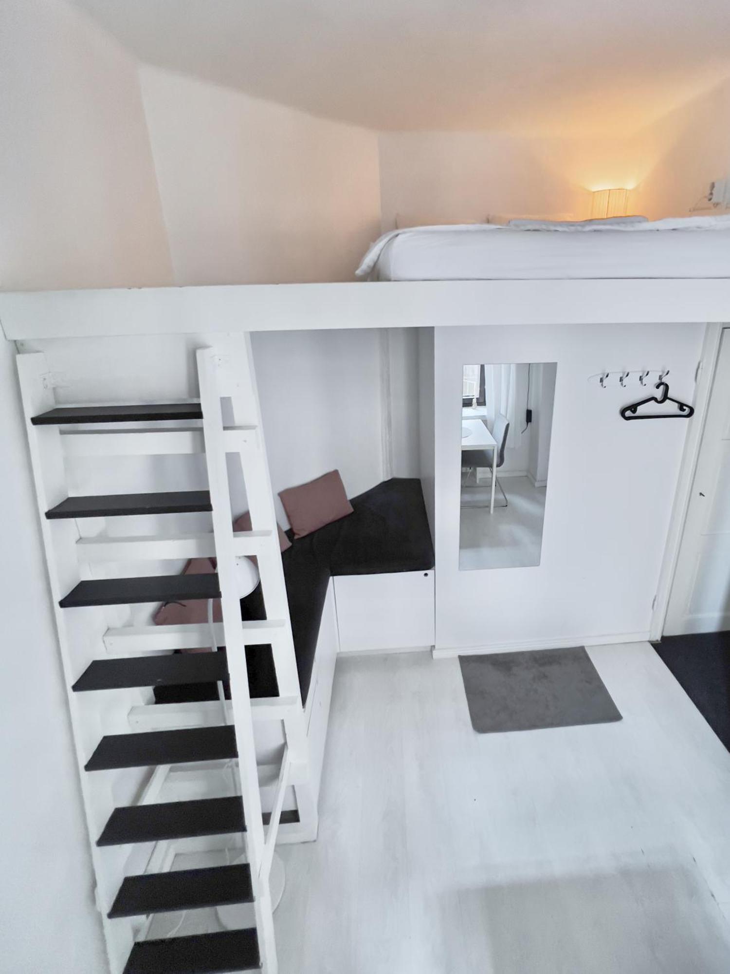 Dainty Central Apartment Helsinki Buitenkant foto